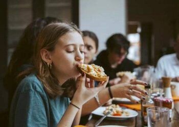 vi sao chung ta doi luc thay non nao khi doi bung Vì sao lúc đói bụng chúng ta lại có cảm giác nôn nao? Vì sao chúng ta đôi lúc thấy nôn nao khi đói bụng?