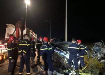 Xe đầu kéo tông xe tải bốc cháy dữ dội, 2 người tử vong trong cabin