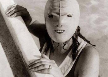 15 mốt làm đẹp phụ nữ thời xưa ưa chuộng mà người hiện đại chắc chắn không theo kịp