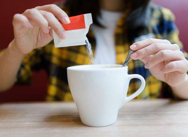 4 thói quen uống cà phê khiến bạn lão hóa, già đi nhanh hơn mà không biết