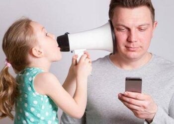 5 hệ lụy khi cha mẹ lơ là con cái