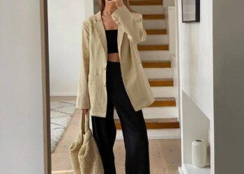 6 cách diện quần đen ống rộng giúp các cô gái mặc đẹp hơn