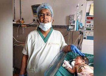 an do phat hien 8 bao thai trong bung be gai 21 ngay tuoi Ấn Độ: Bàng hoàng phát hiện bé gái 21 ngày tuổi có đến 8 bào thai trong bụng Ấn Độ: Phát hiện 8 bào thai trong bụng bé gái 21 ngày tuổi