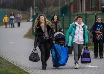 Ba Lan muốn người tị nạn Ukraine trả tiền ăn ở