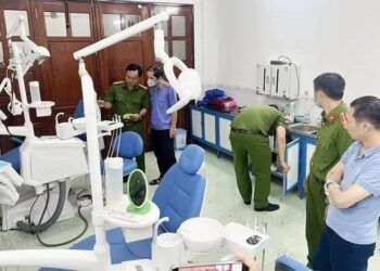 Bắt giam bác sĩ dỏm dùng bằng giả để hành nghề