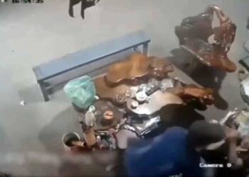 Bắt tên cướp đâm liên tiếp bà chủ tiệm tạp hóa, rồi cướp tài sản