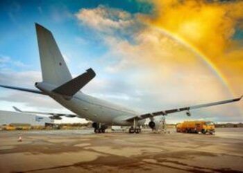 Bay thành công máy bay vận tải quân sự chạy bằng dầu ăn đầu tiên trên thế giới