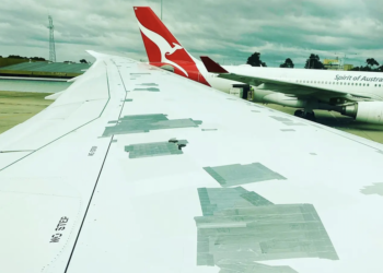 Cánh máy bay dán băng keo khiến dân tình xôn xao, chuyên gia khẳng định “rất an toàn'