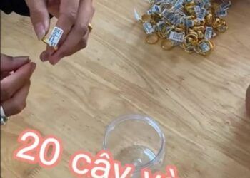 Chồng chơi lớn tặng vợ bánh kem nhân 20 cây vàng, hội chị em rần rần ‘xin vía’