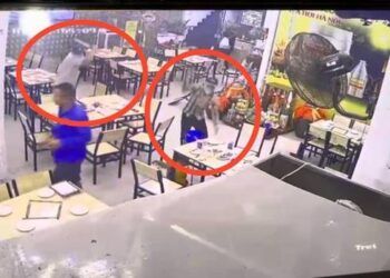 CLIP: Côn đồ ngang nhiên đập phá quán nhậu tại TP.HCM