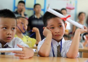 co mot giai doan dat nen mong cho viec hoc cua tre cha me lo la con de tru Cha mẹ xây dựng nền móng việc học cho trẻ, để con không bị 'trượt dốc' Có một giai đoạn đặt nền móng cho việc học của trẻ, cha mẹ lơ là, con dễ 'trượt dốc'