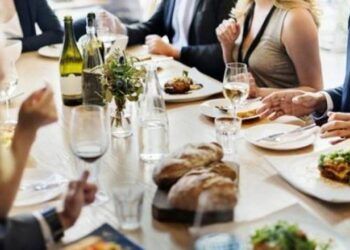 Cổ nhân răn dạy đời người có 2 bữa không được ăn, cố chấp dễ bị người khác coi thường, đó là bữa gì?