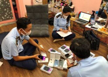 cuc quan ly thi truong tp hcm rao ban 42 chiec iphone 14 co gia hon 14 ty dong Lô iPhone 14 nhập lậu có giá hơn 1,4 tỷ đồng được cục Quản lý thị trường TP.HCM rao bán Cục Quản lý thị trường TP.HCM rao bán 42 chiếc iPhone 14 có giá hơn 1,4 tỷ đồng