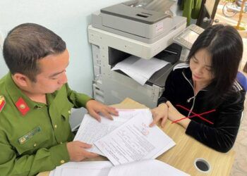 Được tại ngoại nuôi con nhỏ, cựu nhân viên ngân hàng lại lừa đảo hơn 800 triệu đồng