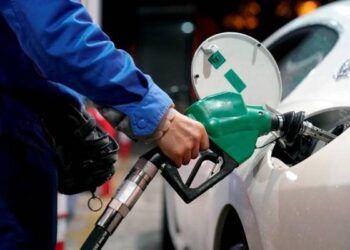 Giá xăng quay đầu giảm sau 4 lần tăng liên tiếp