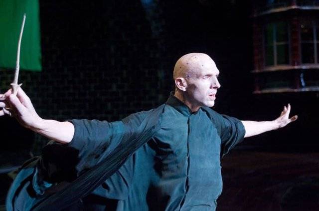 Giải mã bí ẩn lớn bậc nhất của Harry Potter: Vì sao phản diện Voldemort không có mũi?