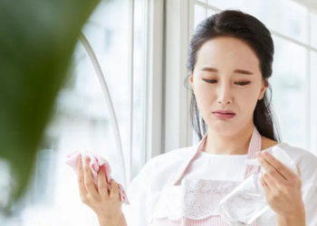 Giận tím mặt với câu nói đùa của chồng trong bữa cơm