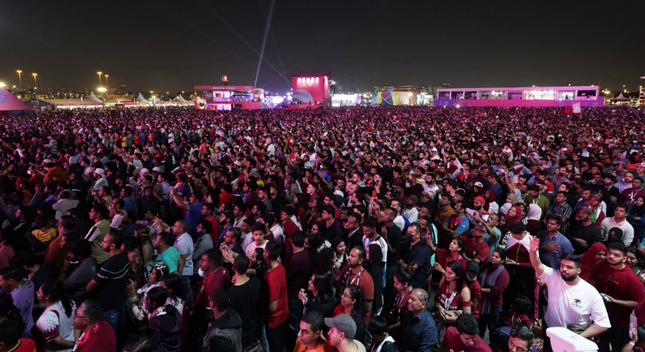 Hàng ngàn người xô đẩy tại fanzone World Cup, suýt xảy ra thảm họa giẫm đạp