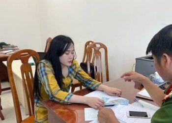 Hot girl lừa đảo Tina Dương không mời, công an đề nghị chỉ định luật sư bào chữa