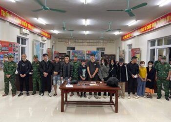 kham pha duong day dua nguoi nuoc ngoai xuat nhap canh trai phep Triệt phá đường dây đưa người nước ngoài xuất nhập cảnh trái phép Khám phá đường dây đưa người nước ngoài xuất, nhập cảnh trái phép