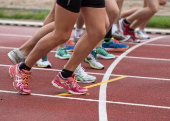 Kỷ lục thế giới mới: Người phụ nữ 82 tuổi chạy 125km trong vòng 24 giờ