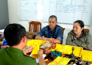 Mất 2,5 tỷ đồng cho thầy cúng trên mạng 'làm phép' giải bùa ngải