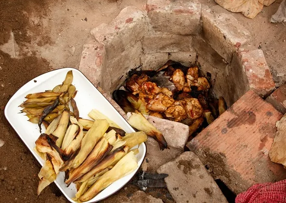 Món ăn nóng hổi từ dưới lòng đất của nước Peru khiến thực khách ấn tượng khó phai