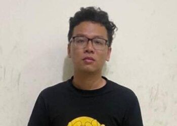 Nghe “thầy bói phán”, cô gái trẻ chuyển 2,2 tỉ đồng để mua tranh “giải hạn”