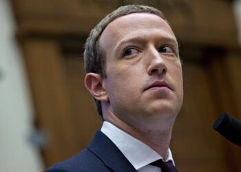 Nghệ thuật sa thải đẳng cấp hơn hẳn Elon Musk của Mark Zuckerberg: Cúi đầu nhận sai, 11.000 người mất việc không một lời trách móc