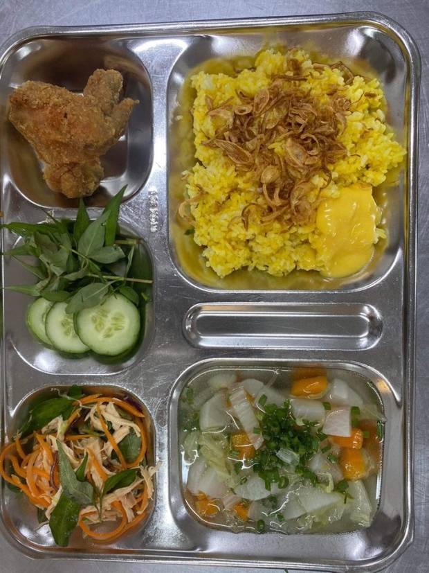 Ngộ độc thực phẩm tại trường Ischool Nha Trang: 1 học sinh tử vong