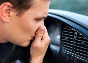 Những mùi hôi xuất phát từ điều hòa trên ô tô