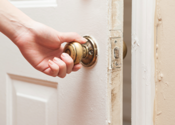 Những quy tắc bất thành văn tại Mỹ: Hãy cẩn thận khi tương tác với trẻ em đi một mình