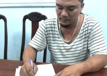 Quảng Nam: Nhậu xỉn, vác rựa qua chém hàng xóm nguy kịch