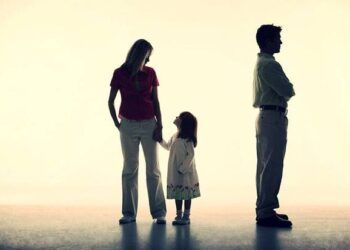 So với đói nghèo, sống trong 3 loại gia đình này là bất hạnh lớn nhất đối với trẻ em!