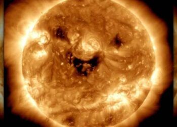 Sự thật đáng sợ về bức ảnh 'Mặt Trời mỉm cười' của NASA