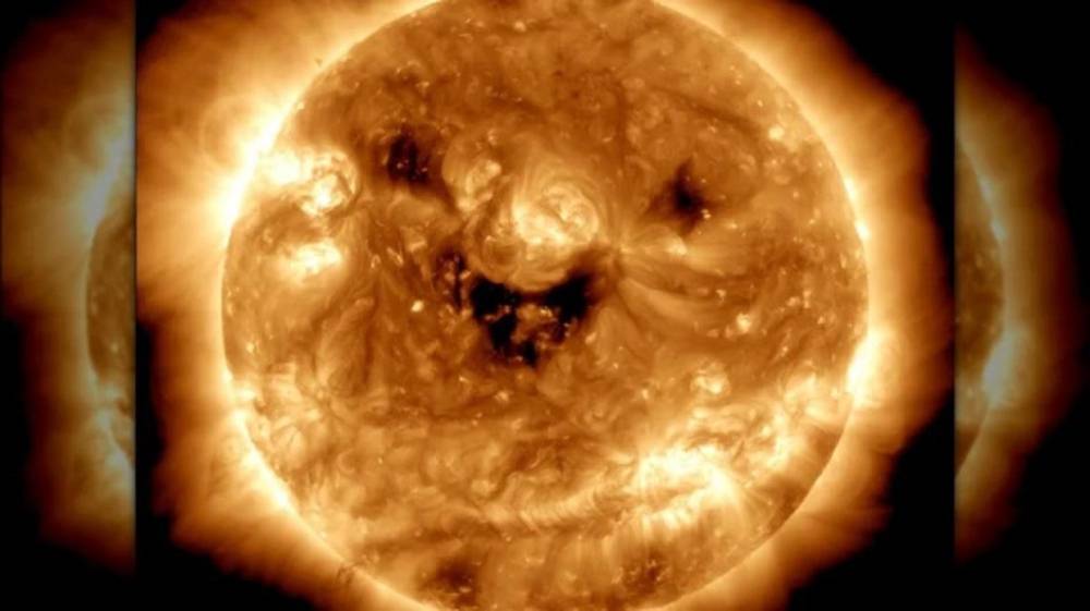 Sự thật đáng sợ về bức ảnh 'Mặt Trời mỉm cười' của NASA