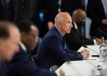 Tại sao Jeff Bezos lại lên lịch các cuộc họp cần tới chỉ số IQ cao vào 10 giờ sáng?