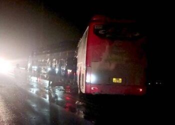 tai xe va phu xe khach tu vong tren cao toc noi bai lao cai Yên Bái: Tài xế và phụ xe khách tử vong trên cao tốc Nội Bài - Lào Cai Tài xế và phụ xe khách tử vong trên cao tốc Nội Bài - Lào Cai