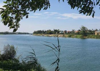 Tìm thấy thi thể nữ sinh lớp 9 nghi nhảy cầu, bỏ lại dép và xe đạp điện