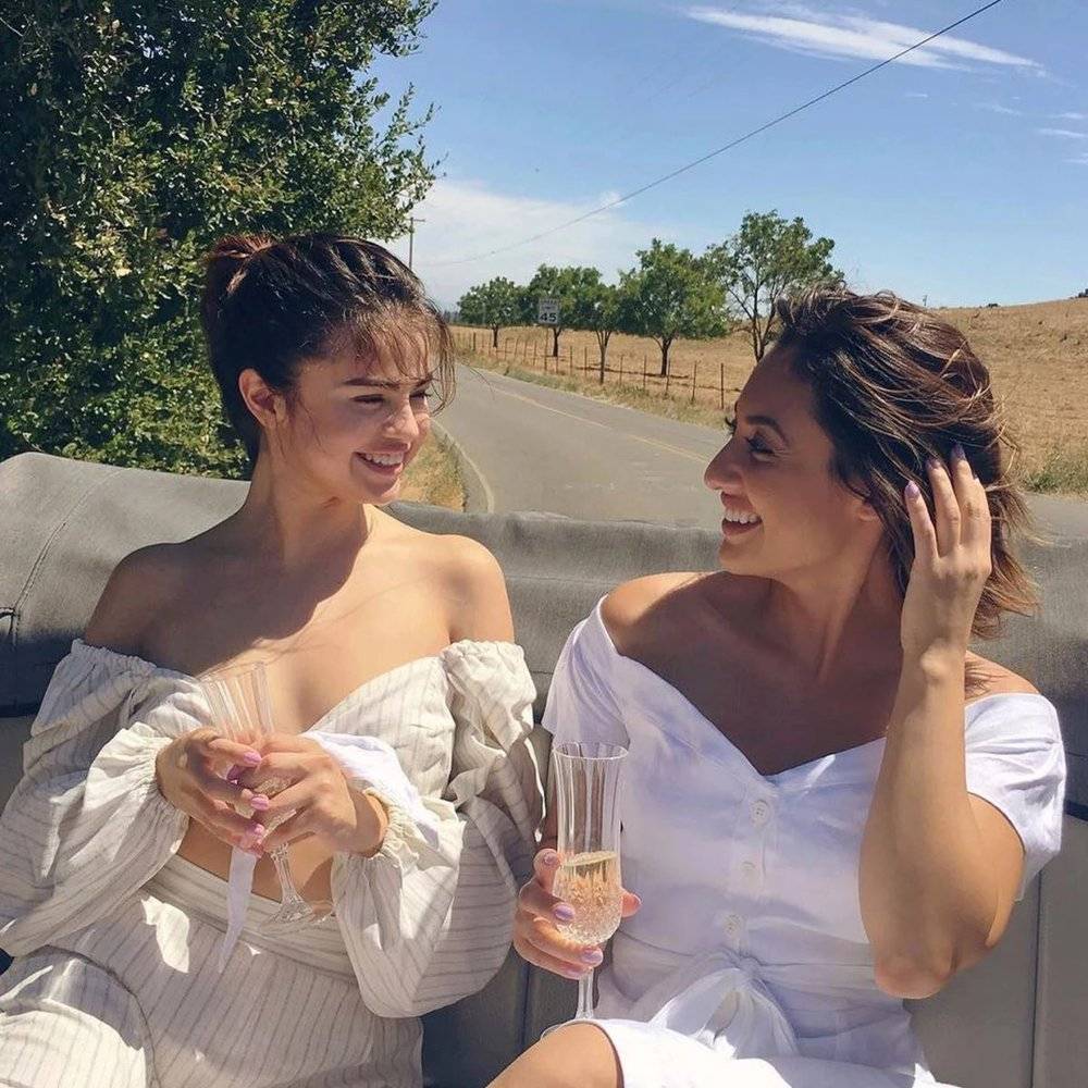Tình bạn hơn một thập kỷ của Selena Gomez và bạn thân từng hiến thận tan vỡ vì sao?