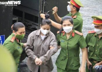 Tuyên án tử hình "dì ghẻ" hành hạ bé gái 8 tuổi đến chết