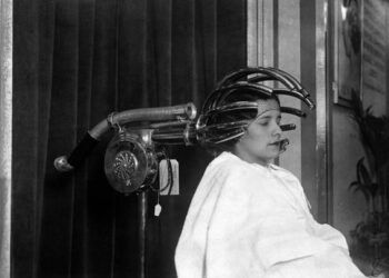 100 năm trước, những chiếc máy sấy tóc có vẻ ngoài như thế nào?