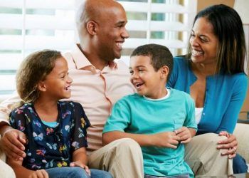 3 chủ đề cha mẹ cần trao đổi với con trước khi chúng trưởng thành