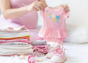 5 loai quan ao thiet ke bat mat nhung gay hai cho tre so sinh Những mẫu quần áo gây hại tới sức khỏe của trẻ sơ sinh các mẹ nên biết 5 loại quần áo thiết kế bắt mắt nhưng gây hại cho trẻ sơ sinh