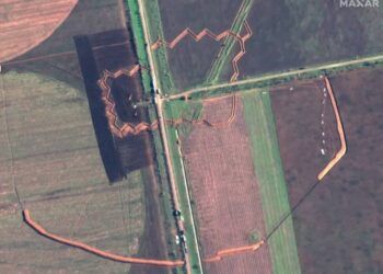 Ảnh vệ tinh tiết lộ tính toán của Nga khi bố trí tuyến phòng thủ răng rồng ở Kherson