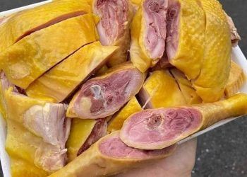 Chuyên gia 'giải oan' cho tin đồn gà ủ muối gây ung thư