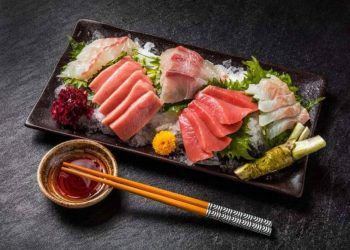 Chuyên gia khuyến cáo chỉ nên ăn sashimi trong 30 phút