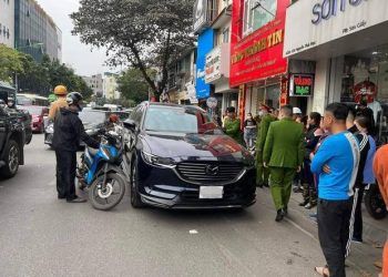 Công an thông tin vụ tài xế ô tô dùng vật giống súng đe dọa lái xe của ngân hàng