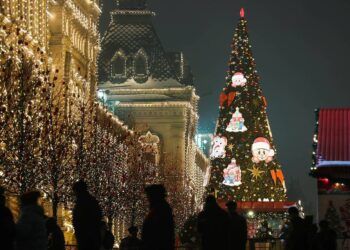 Điện Kremlin chọn cây thông 95 tuổi trang trí năm mới