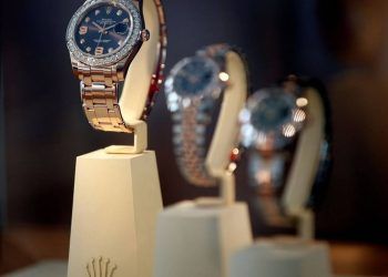 ly do nhieu nguoi so deo dong ho xa xi rolex patek philippe tai chau au Nhiều người tại châu Âu sợ đeo đồng hồ xa xỉ Rolex, Patek Philippe? Lý do nhiều người sợ đeo đồng hồ xa xỉ Rolex, Patek Philippe tại châu Âu